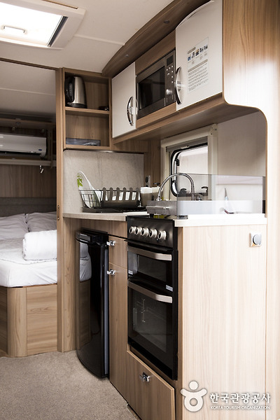 카라반 안 주방