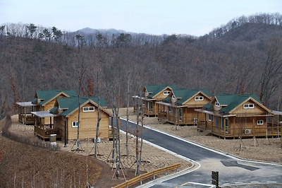 한탄강지질공원 여행할 때 숙박하기 좋은 고대산자연휴양림 숲속의집 전경