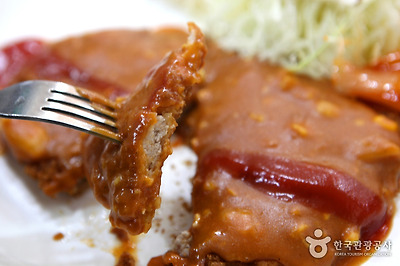 입에 꽉 차면서도 살살 녹는 그 맛