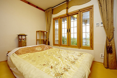 여수_한옥호텔오동재_누마루침대룸1