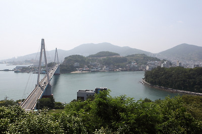돌산공원에서 바라본 여수앞바다와 돌산대교