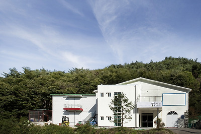 주천강 지류에 자리한 세븐브로이 횡성공장_사진제공. 세븐브로이