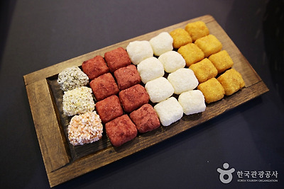 현대적인 맛을 가미한 딸기한과, 치즈한과, 금귤한과도 디저트로 인기