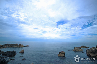 바다와 하늘 풍경을 한눈에 담아본다.