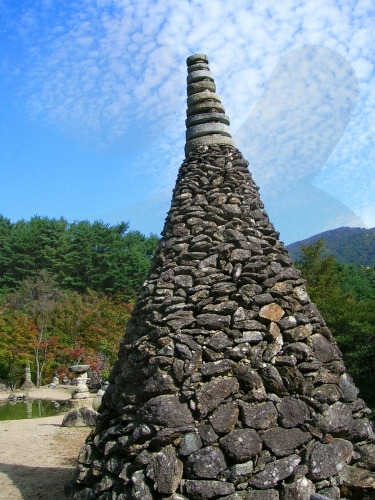 1300여개의 돌탑