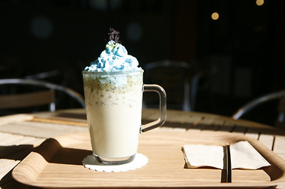 달콤한 미역국을 마시는 듯한 해조류라테(씨위드라떼)