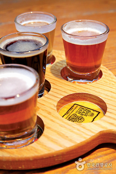 크래프트 웍스 탭하우스 앤 비스트로의 ‘마운틴 시리즈 샘플러’