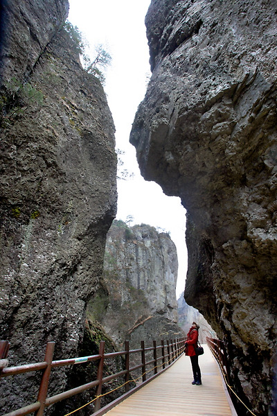 백학과 청학이 살아 청학동으로 불렸다는 용추협곡의 아찔한 풍경