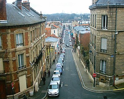 File:Rue Thiers - Pontoise 03-03-06.jpg