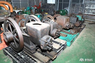 이 제품들 모두 새마을운동 시절에 일본에서 들여온 것들이다.