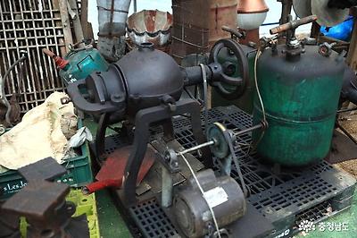 생각해 보니 튀밥통도 발동기가...