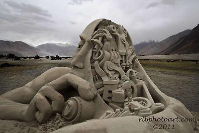 The Mechanical Mind Sand Sculpture