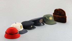 유치원, 중고등학교, 군인 모자