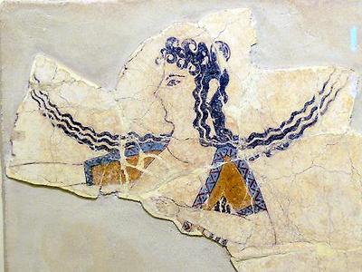 유럽 문명의 기원인 크레타 섬을 중심으로 한 미노아 문명은 수천 년 전 문자를 읽고 쓸 수 있었던 청동기시대의 고도화된 문명이었다. 그림은 한 여성이 춤을 추는 모습으로 기원 전 1600~1450년 경의 프레스코 벽화 조각. Credit: Photo by Wolfgang Sauber is licensed under CC BY-SA 3.0