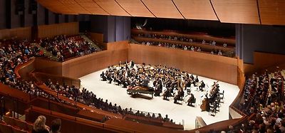 jacek kaspszyk conductor에 대한 이미지 검색결과