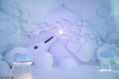 According to&nbsp;Hôtel de Glace, the '2021 edition is a real eye-catcher and makes you want, more than ever, to enjoy winter with your family'