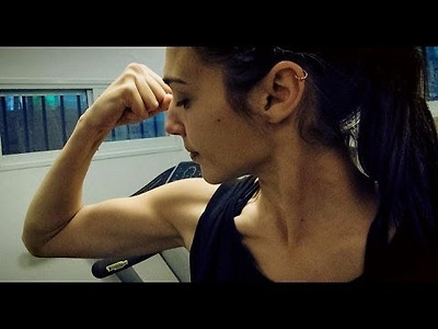 Gal Gadot: Wonder Woman Muscle For Batman Vs Superman | Female ...