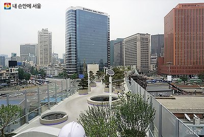 오는 20일 정식 개장을 앞둔 `서울로7017` ⓒ김윤경