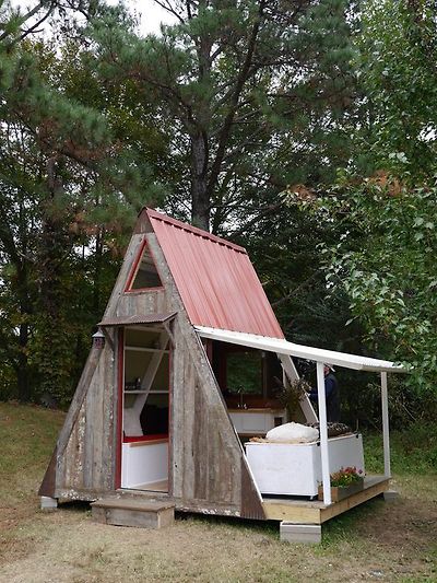 1200$ A-framed cabin #Cabin, #DIY pallet or recycled wood could work... love this little cabin.: 