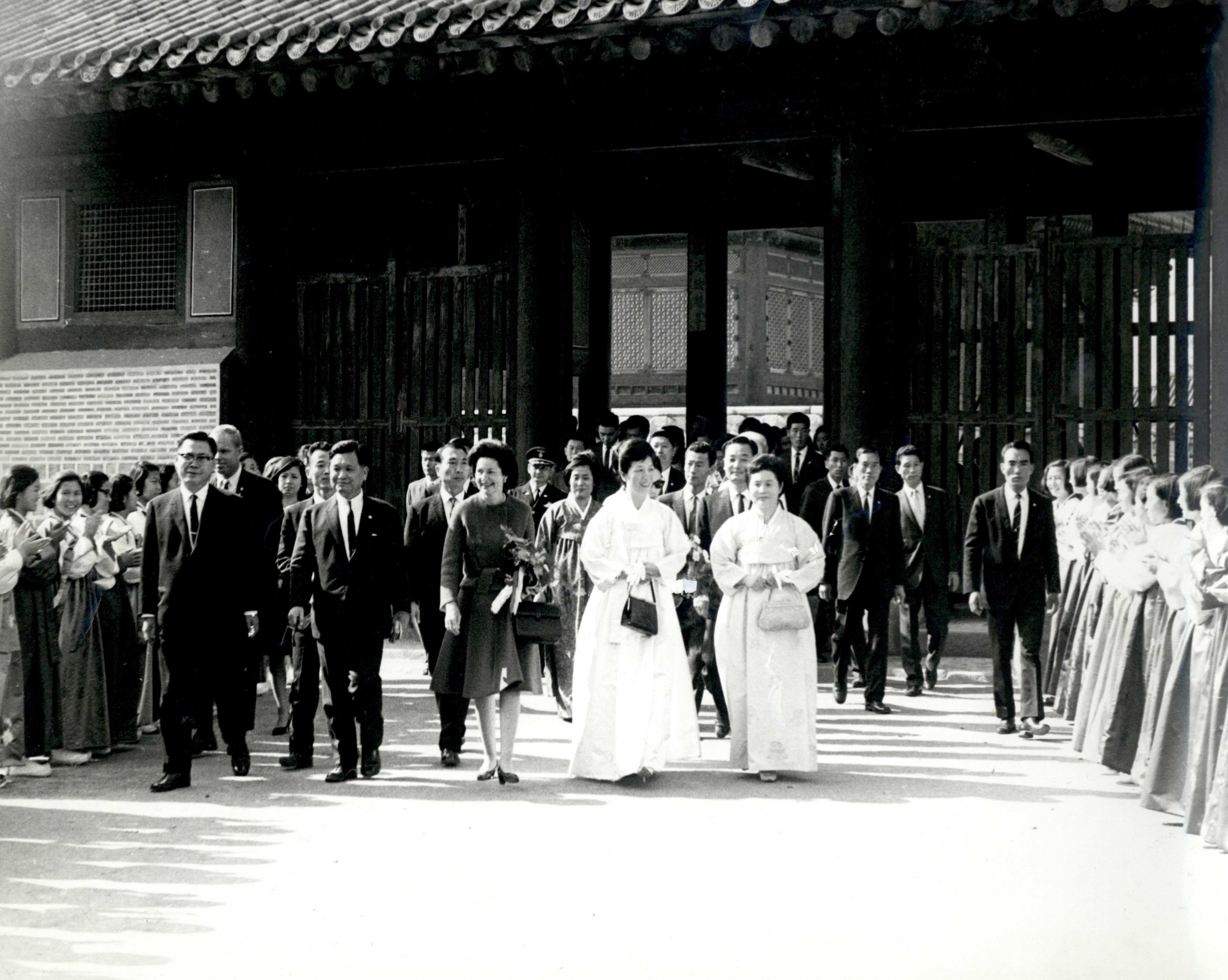 육영수여사의 모습