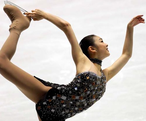 러시아 언론도 격찬한 김연아 쇼트-`한국의 007요원 세계를 강타하다`