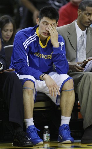 Golden State Warriors Point Guard Jeremy Lin (7) Watches