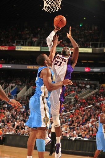 Hakim Warrick #21 Of The Phoenix Suns Puts