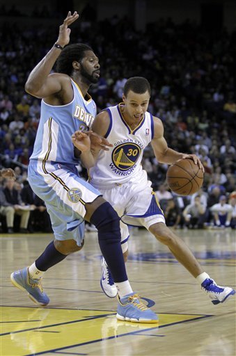 Golden State Warriors Point Guard Stephen Curry (30) Drives