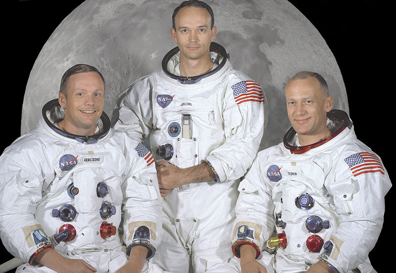 800px-The_Apollo_11_Prime_Crew_-_GPN-2000-001164