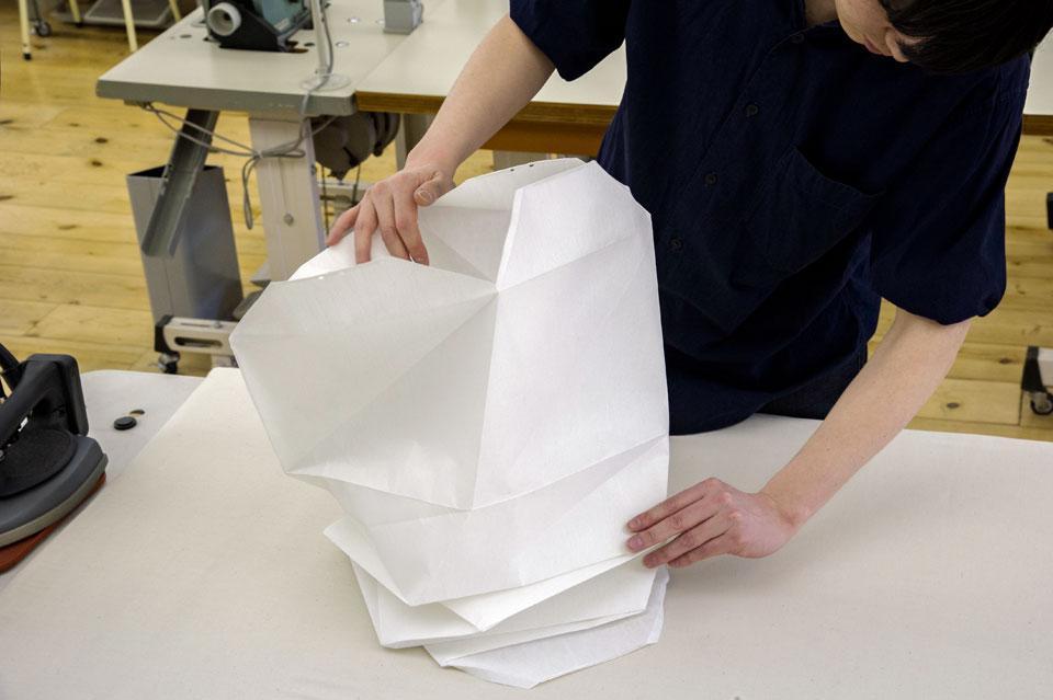 빛과 그림자의 조각 : 陰翳(음영) IN-EI ISSEY MIYAKE - 이미지