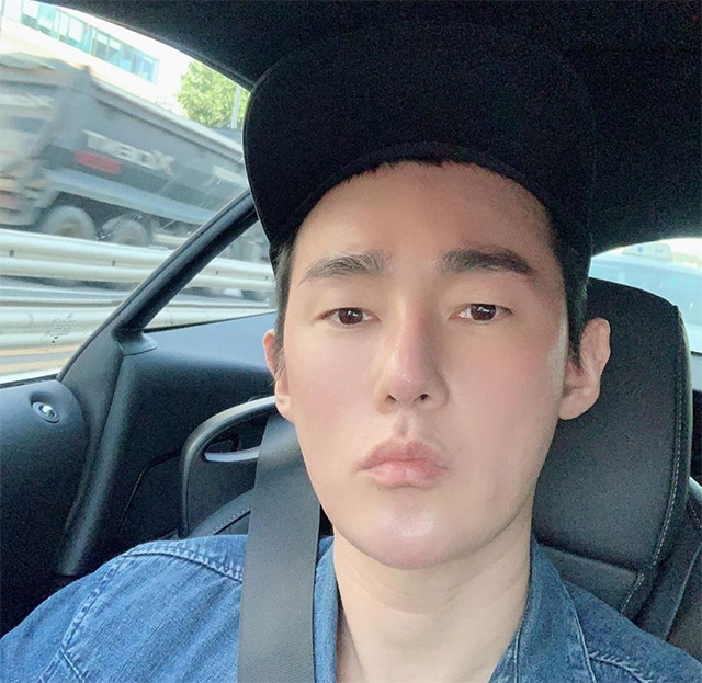 허지웅 사진