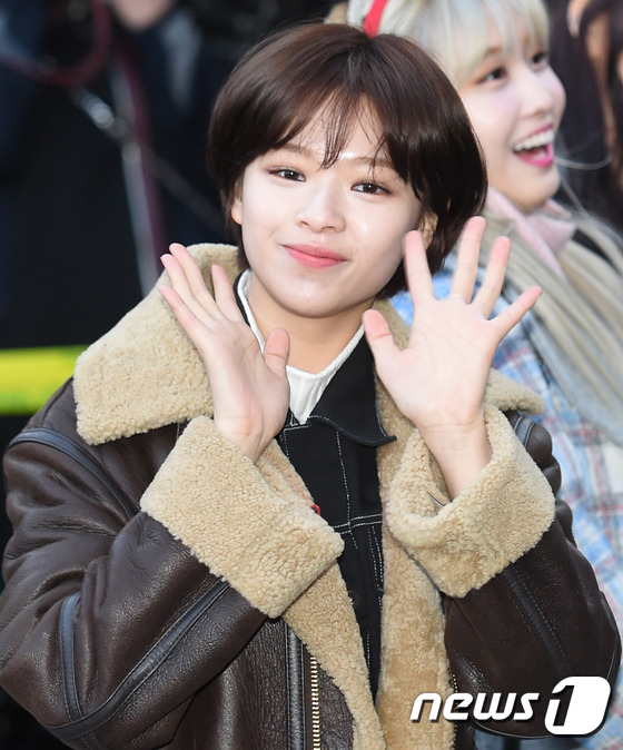 트와이스 정연, '언니 공승연 닮아 예쁘죠?' 트와이스 정연, '언니 공승연 닮아 예쁘죠?'