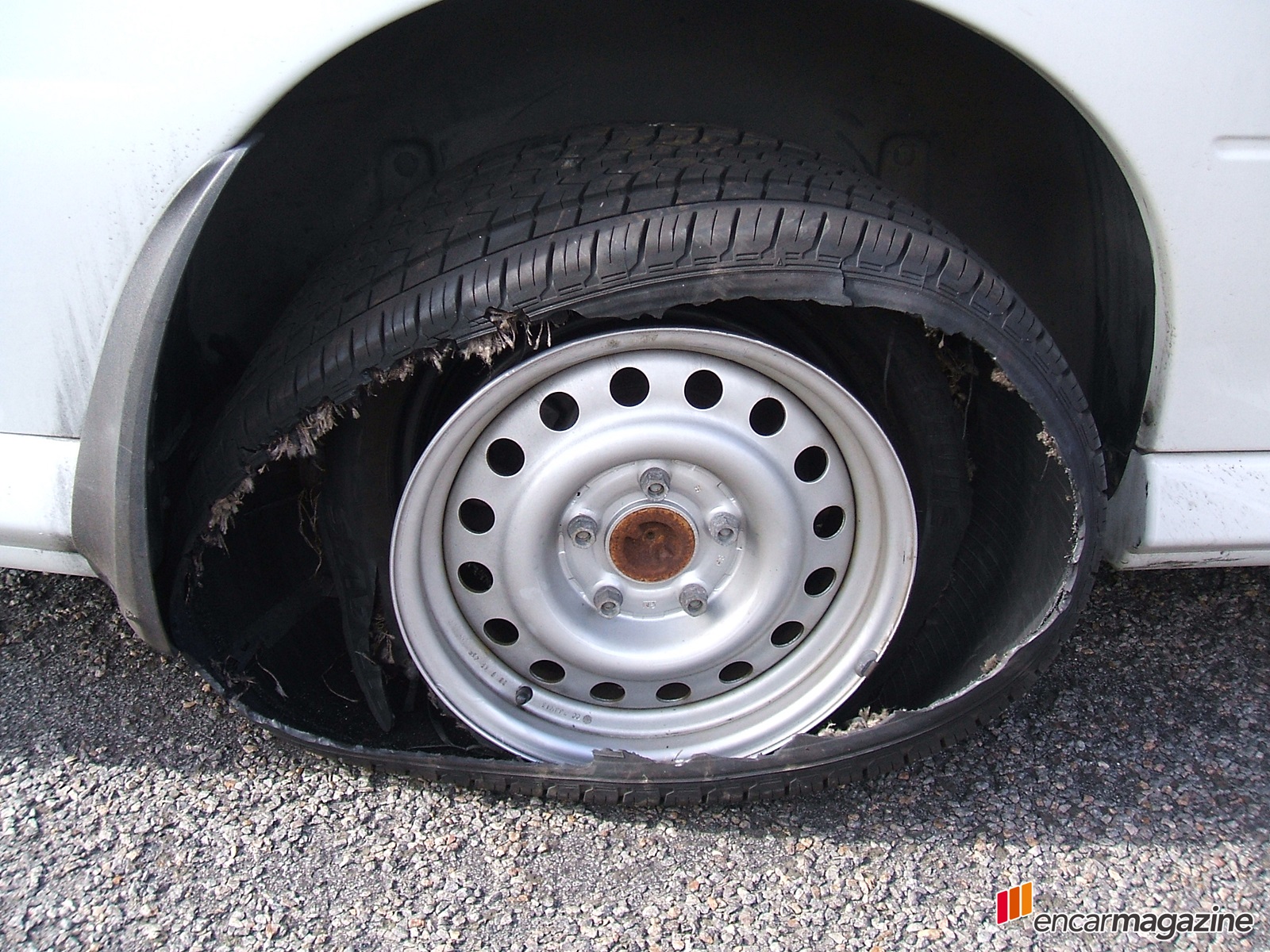 tyre-puncture-11600