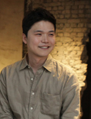 <b>“대충 살기 실천하면서 남들과 비교하지 않고 스스로를 객관적으로 보게 돼현실은 달라지지 않았지만 마음은 한결 여유로워졌어요”</b> <하마터면 열심히 살 뻔했다>의 작가 하완씨.