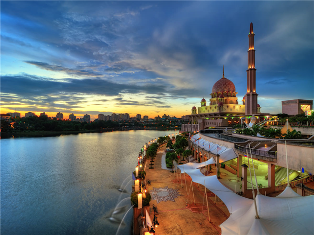 http://img.modetour.co.kr//eagle/photoimg/27178/Bfile/putrajaya.jpg