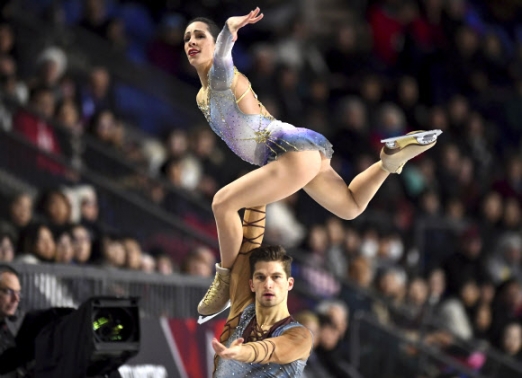 Nicole Della Monica and Matteo Guarise, of Italy