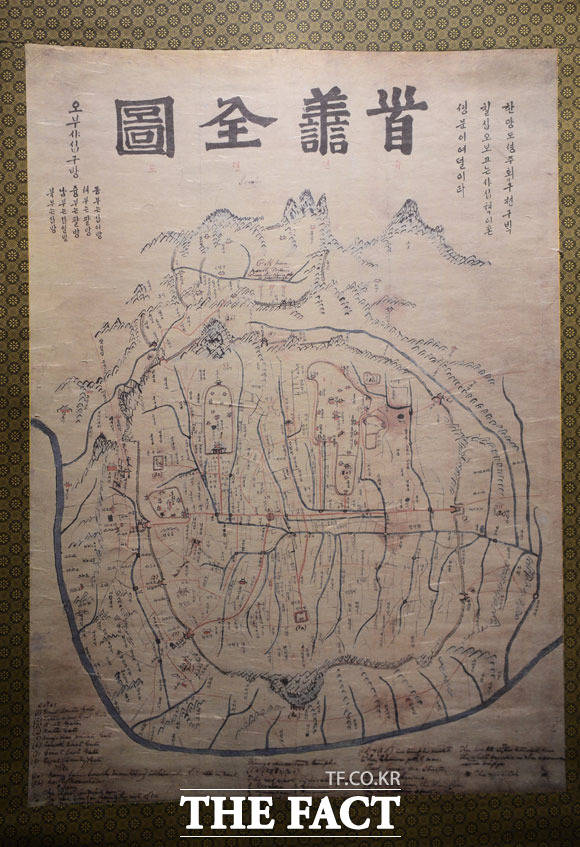 수선전도 (首善全圖) 19세기 말 조선에 체류하던 외국인들이 사용한 것으로 보이는 서울의 고지도.  ‘수선(首善)’이란 ‘수도(首都)’라는 의미로, 수선전도란 곧 한양지도(서울지도)를 가리킨다.