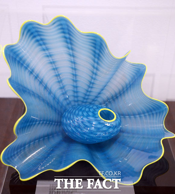 데일 치헐리(1941) -미스티 페르시안 페어, 2009 /수작업 유리