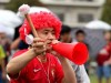 球迷“敲锣打鼓”