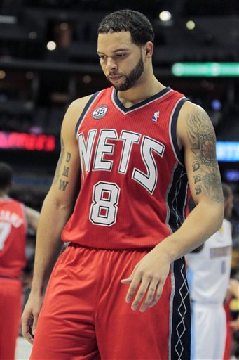 New Jersey Nets' Deron Williams (8) Walks