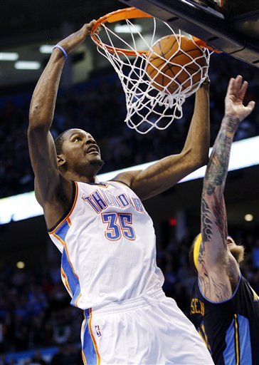 Oklahoma City Thunder Forward Kevin Durant (35) Dunks