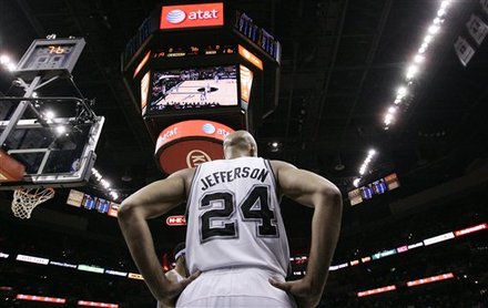 San Antonio Spurs' Richard Jefferson Stands