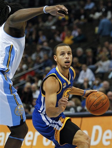Golden State Warriors Guard Stephen Curry (30) Drives