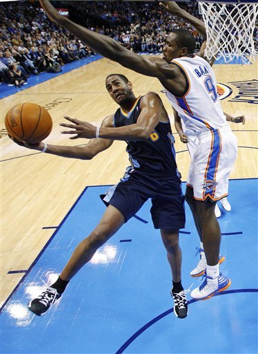 Denver Nuggets Guard Arron Affalo (6) Shoots