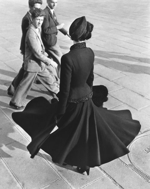 Place de la Concorde Paris 1947 Photo: Richard Avedon