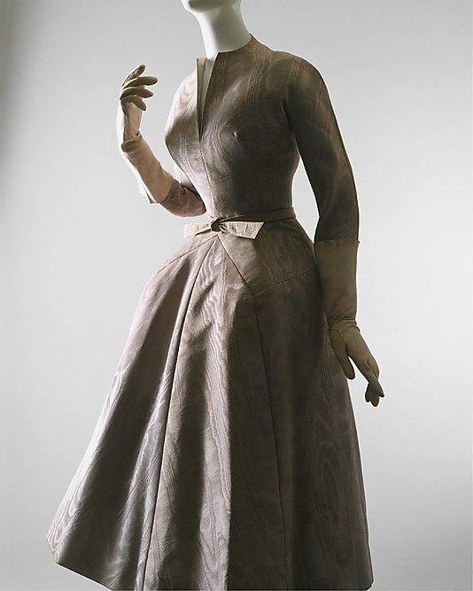 "La Cigale" House of Dior (French, founded 1947) Designer: Christian Dior (French, Granville 1905–1957 Montecatini) Date: fall/winter 1952–53 Culture: French Medium: silk