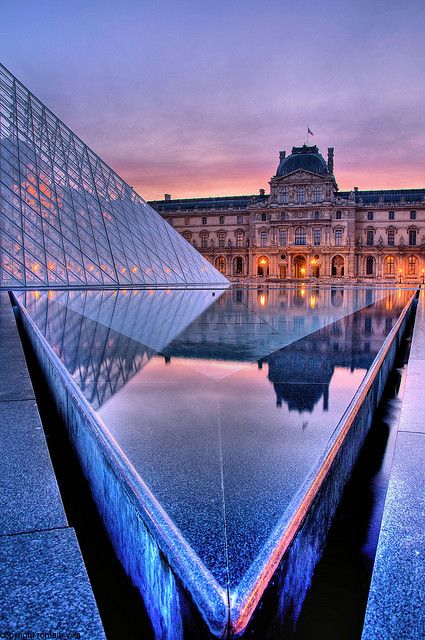 루브르, 파리의 코너