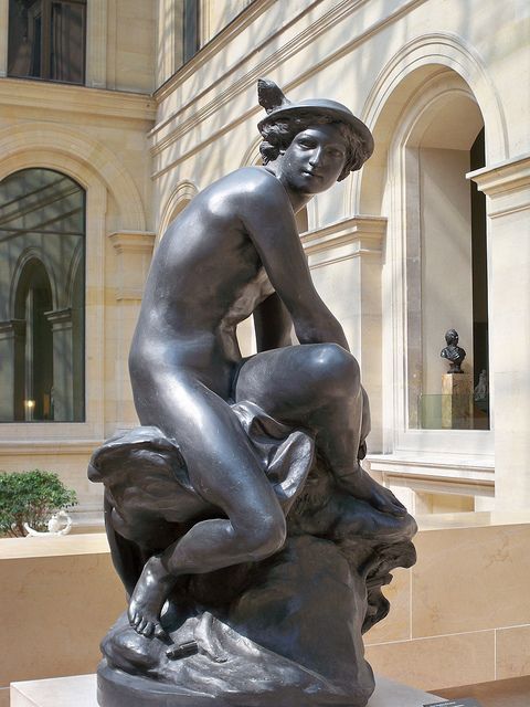 루브르, 파리의 코너