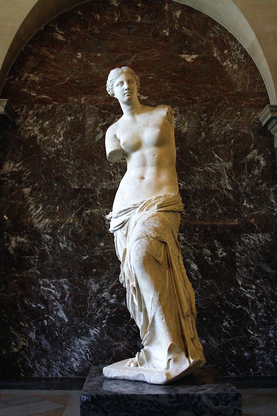 루브르, 파리의 코너