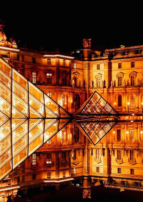 루브르, 파리의 코너
